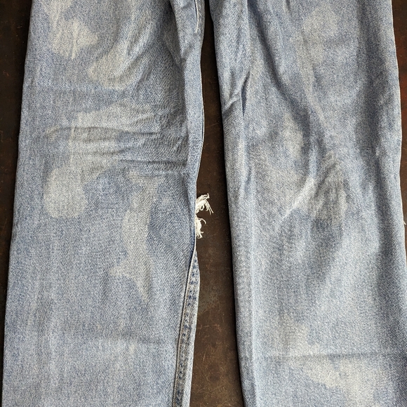 PacSun Distressed 90s Boyfriend Jeans - Picture 6 of 12